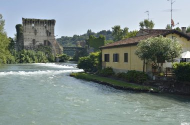 nehir mincio içinde borguetto