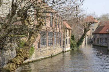 Brugge içinde kanal
