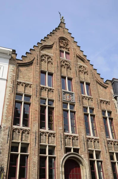 Цегляний будинок в Brugge — стокове фото