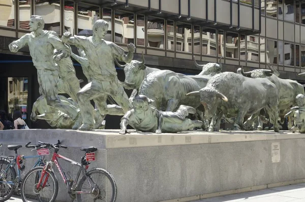 Monumen untuk Pamplona bull run — Stok Foto