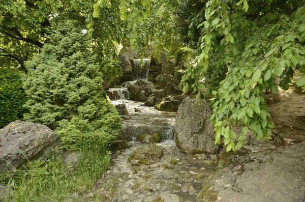 Waterfall in Park of Pamplona — Stock Photo, Image