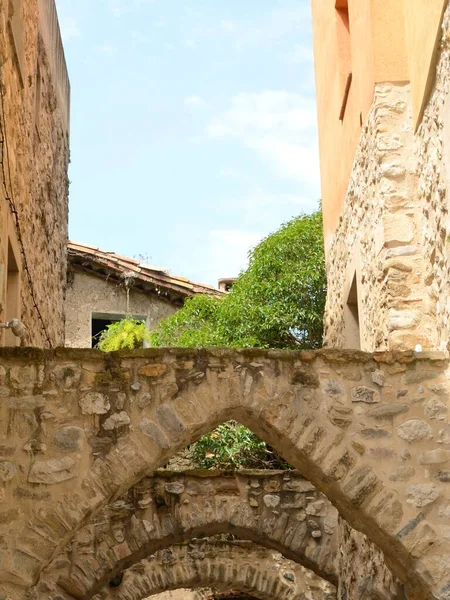 Arcos Piedra Calle Besalu Pueblo Comarca Garrotxa Girona Cataluña España —  Fotos de Stock