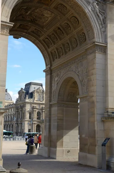 Paris Frankrike September 2020 Louvren Sett Genom Carrousel Triumfbågen Paris — Stockfoto