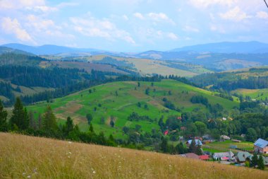 Karpatlar içinde seyahat. Dağlar.