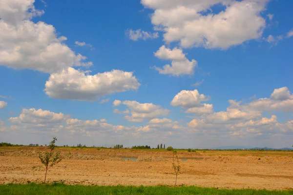 Κυρίως Αίθριος Σύννεφα Στο Μπλε Του Ουρανού — Φωτογραφία Αρχείου