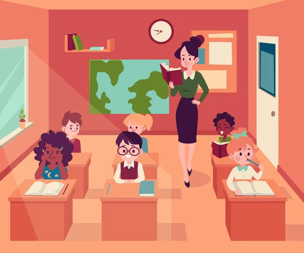 Kvinna står i klassrummet Holding bok och barn sitter på skrivbord tecknad stil — Stock vektor