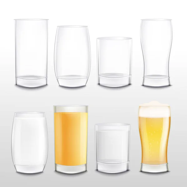 Tazza di vetro realistico set vuoto e pieno di birra e latte in diverse forme e dimensioni — Vettoriale Stock