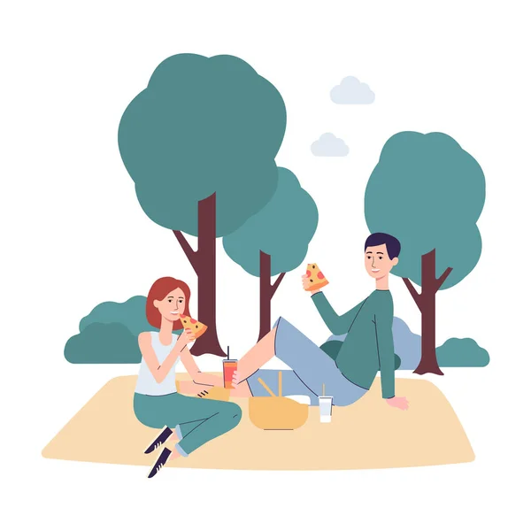 Coppia su picnic seduto sulla coperta e mangiare pizza - fumetto uomo e donna — Vettoriale Stock