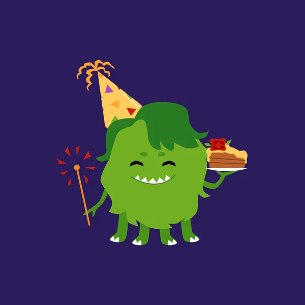 Monstro verde engraçado em chapéu de festa segurando peça de bolo de aniversário e sparkler —  Vetores de Stock