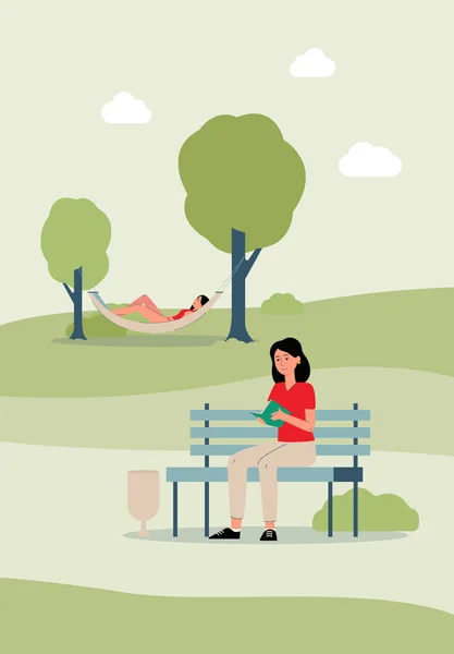 Mujeres lectura libro en el parque de verano y relajarse en la hamaca al aire libre — Vector de stock