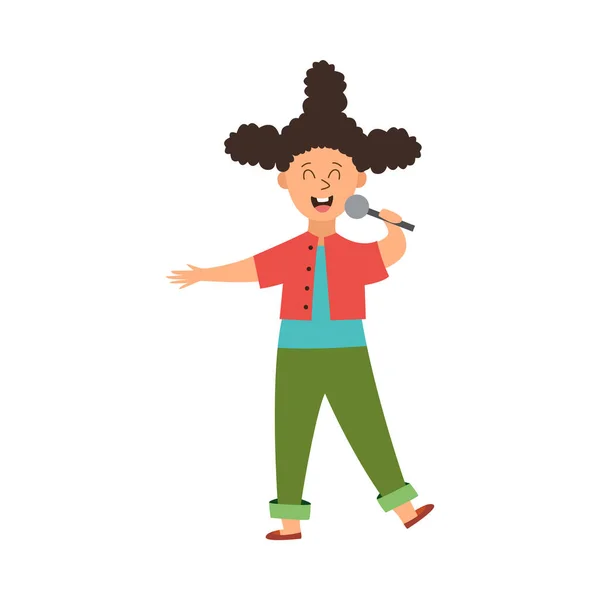 Singing enfant fille personnage avec microphone plat vecteur illustration isolé. — Image vectorielle