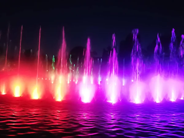 Background Beautiful Colored Fountains Night Warsaw Poland Red Violet Fountain — Stock Photo, Image