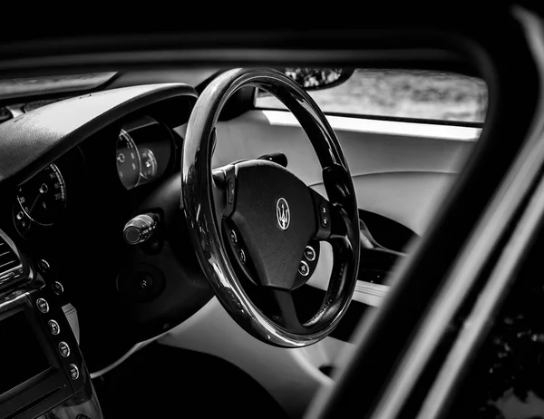 Luxury Wooden Steering Wheel Maserati — Stock Photo, Image