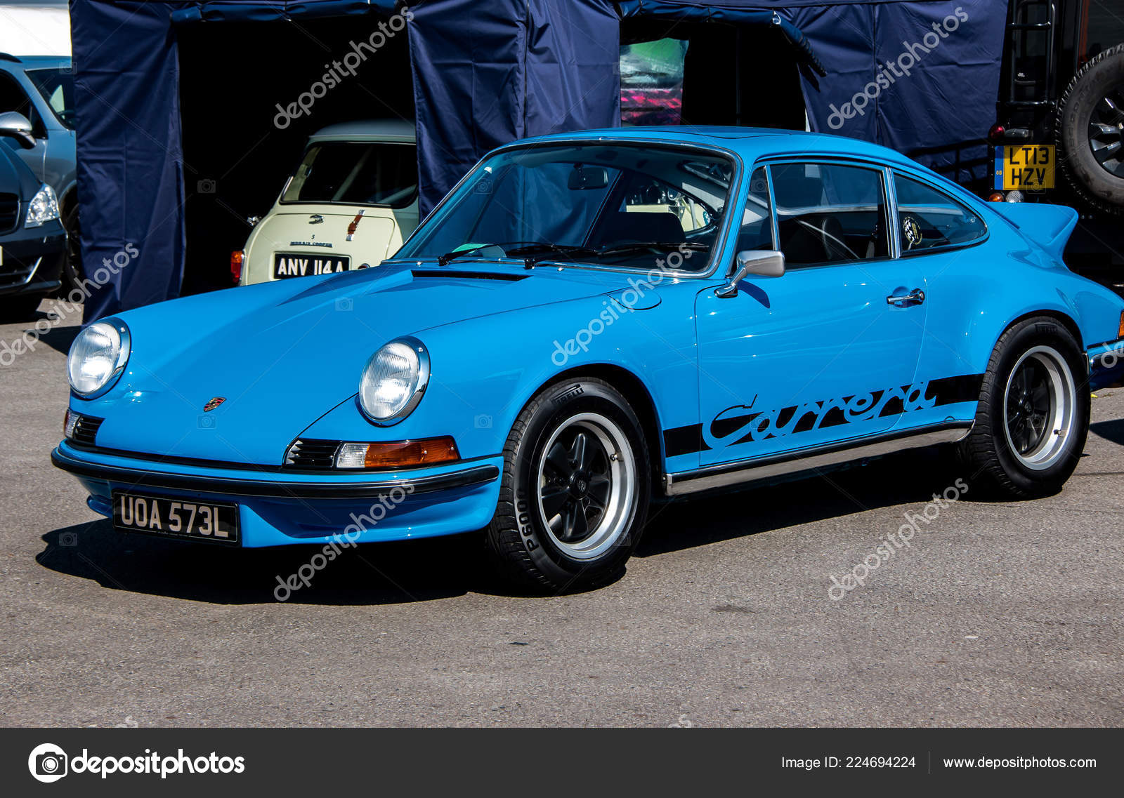 古典的な青ポルシェ 911 スポーツ車 ストックエディトリアル用写真 C Tobyparsons