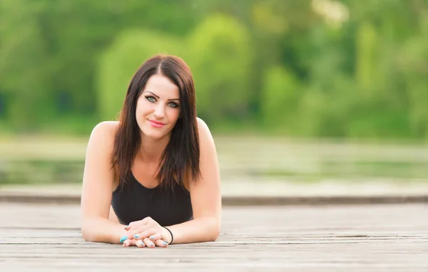 Beautiful Woman Pose Camera Nature — Stock Photo, Image