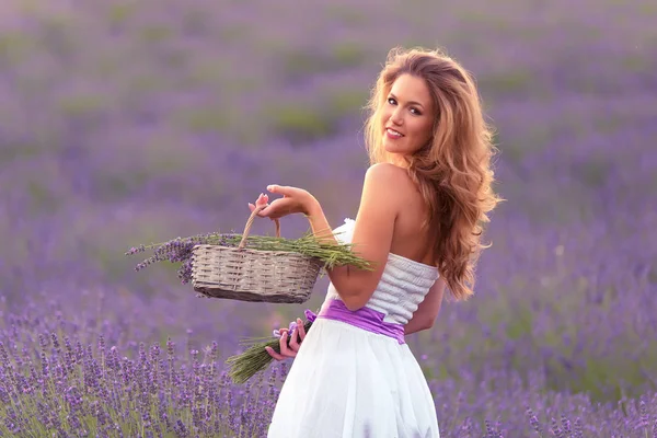 Beautiful Woman Lavender Field Summers Day — Stock Photo, Image