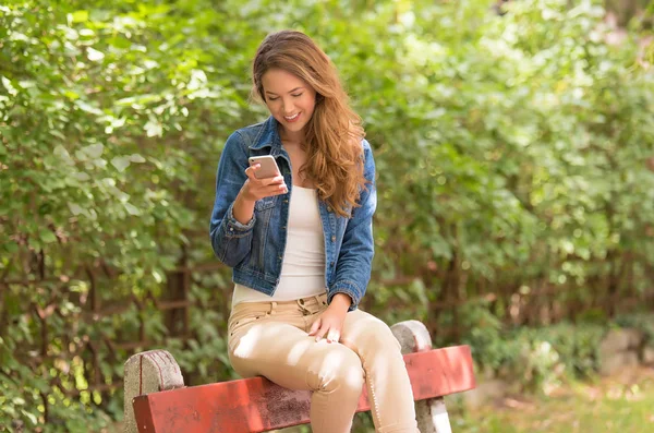 Beauty Woman Phone Hand Nature — Stock Photo, Image