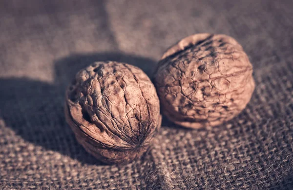 Valnöt Säckväv Bakgrund Mörkt Tonade Foto — Stockfoto