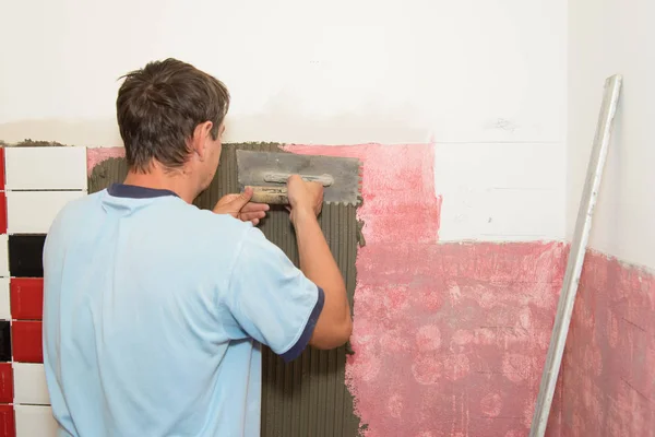 Young Tiling Master Work — Stock Photo, Image