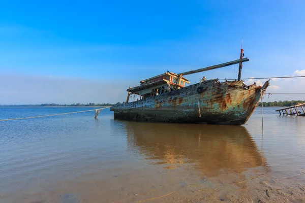 Bateau Pêche Cassé Vieux Épave Trois Navires Kuala Penyu Sabah — Photo