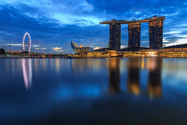 Singapore Juni 2016 Marina Bay Sands Hotel Blauwe Uur Avonds — Stockfoto