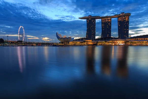 Singapore Juni 2016 Marina Bay Sands Hotel Blauwe Uur Avonds — Stockfoto