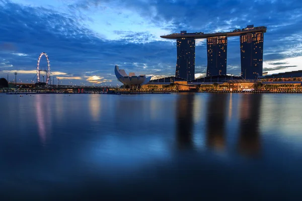 Singapore Juni 2016 Marina Bay Sands Hotel Blauwe Uur Avonds — Stockfoto