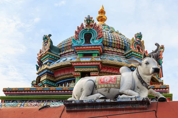 Rzeźbę Architekturę Symbole Hinduistycznej Świątyni Singapurze Świątynia Sri Mariamman Singapur — Zdjęcie stockowe