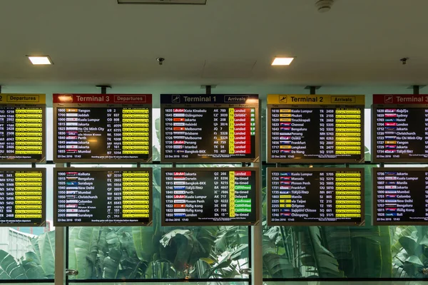 Singapore Dec 2016 Big Full Detail International Flights Information Board — Stock Photo, Image