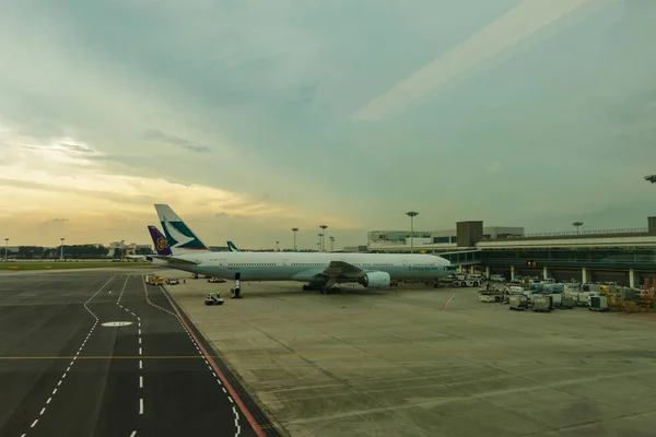 Changi Singapur Červen 2017 Letadla Spojovacím Mostem Bráně Příprava Cestující — Stock fotografie