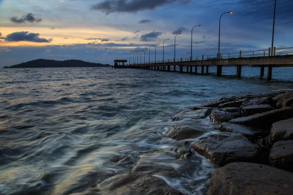 Incredibile Bella Natura Del Tramonto Sul Mare Con Cielo Crepuscolare — Foto Stock