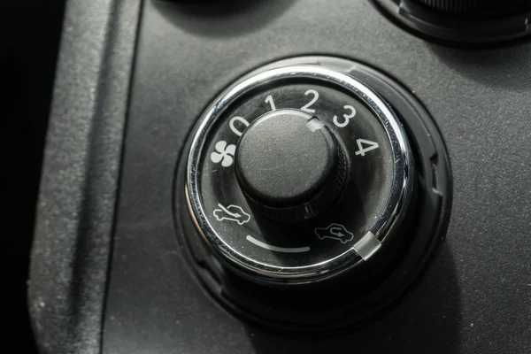 車内のエアコン コントロールの詳細 — ストック写真