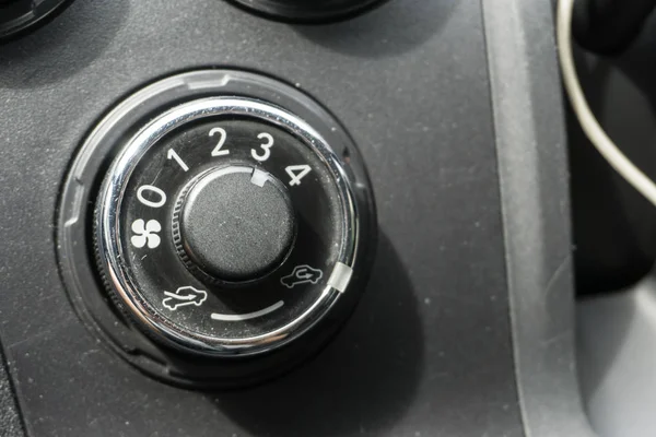 車内のエアコン コントロールの詳細 — ストック写真