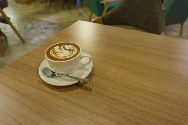Καπουτσίνο Latte Καφέ Τέχνης Κύπελλο Καρδιά Σχήμα Επιφάνειας Κορυφαία Θέα — Φωτογραφία Αρχείου
