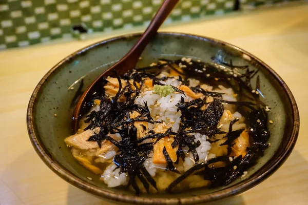 Nasi Tradisional Jepang Setempat Dengan Daging Dan Bahan Bahan Lainnya — Stok Foto