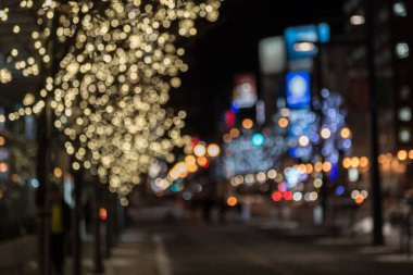 Odak trafiğinden, ışıklardan ve Japonya 'daki Sapporo Hokkaido' daki insanlardan.