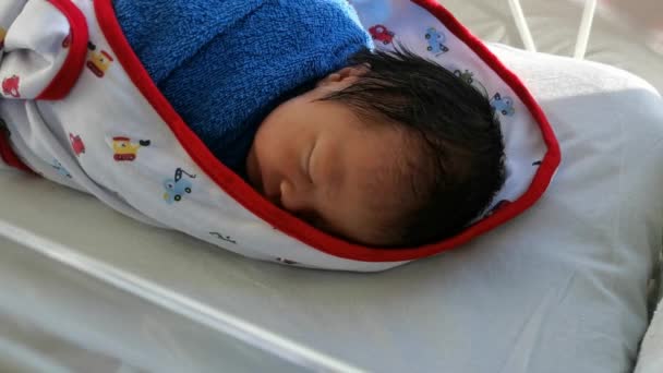 Asia Chinese Baby Новорожденный Больнице Новая Семья Концепция Здорового Ребенка — стоковое видео