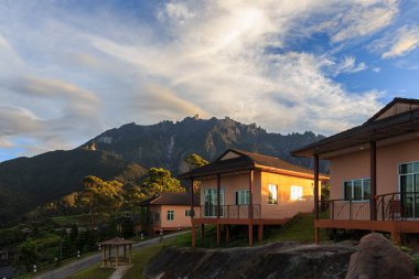 Kinabalu Dağı görünümü Hayal Dünyası Tatil Köyü, Kundasang, Sabah, Borneo-Seyahat Konsepti