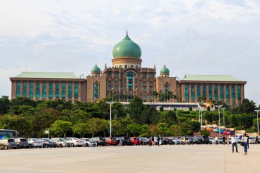 Putrajaya, Malezya - CIRCA JUNE, 2017: Perdana Putra, Malezya Başbakanlığı, Putrajaya. Putrajaya 'daki ana tepede yer alan ülke, Malezya federal hükümetinin bir kolu haline geldi.