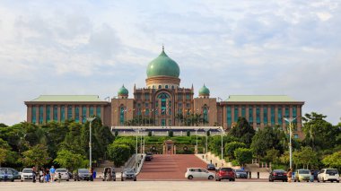 Putrajaya, Malezya - CIRCA JUNE, 2017: Perdana Putra, Malezya Başbakanlığı, Putrajaya. Putrajaya 'daki ana tepede yer alan ülke, Malezya federal hükümetinin bir kolu haline geldi.