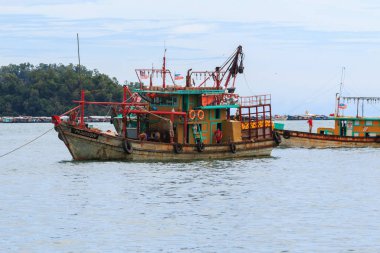 Kota Kinabalu, Sabah, Malezya - 10 Temmuz 2017: Kota Kinabalu, Sabah, Malezya 'da balıkçı teknesi