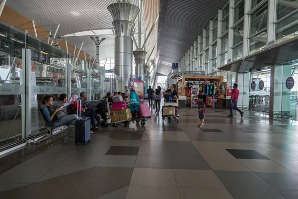 Kota Kinabalu Sabah Malajsie Března 2018 Neidentifikovaní Cestující Jsou Frontě — Stock fotografie
