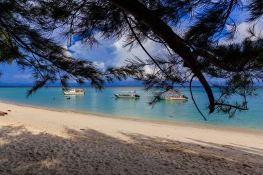 Mantanani Adası, Sabah, Malezya-CIRCA SEPTEMBER, 2017: Mantanai Adası 'nın güzel manzarası, Sabah, Borneo. Mantanai Adası Sabah 'ın en ünlü turist ve dalış adasıdır..
