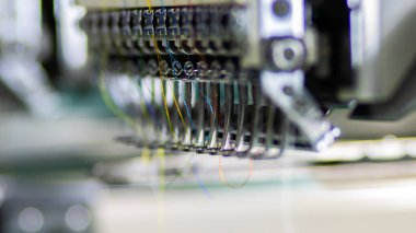 Tekstil Endüstrisinde İşleme Makinesi İğnesi Tekstil Üreticileri, Nakış İğnesi, İplikli İğne (seçici odak ve yumuşak odak)