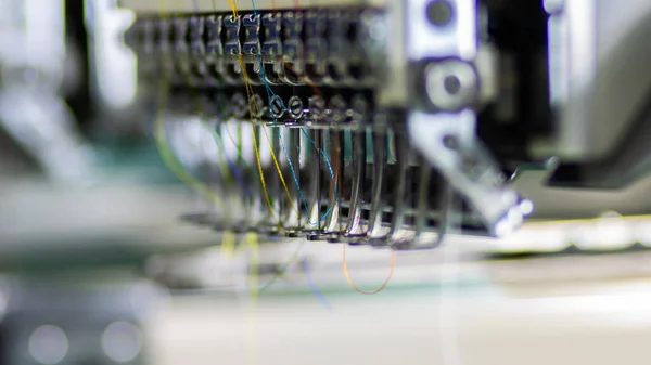 Tekstil Endüstrisinde İşleme Makinesi İğnesi Tekstil Üreticileri, Nakış İğnesi, İplikli İğne (seçici odak ve yumuşak odak)