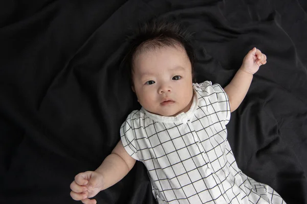 Retrato Imagen Tres Meses Edad Asiática Lindo Bebé Niño Aislado — Foto de Stock