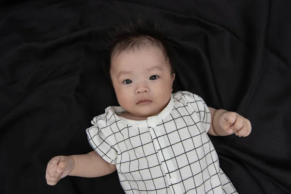 Portraitbild Von Drei Monate Alten Asiatischen Süßen Kleinen Jungen Auf — Stockfoto