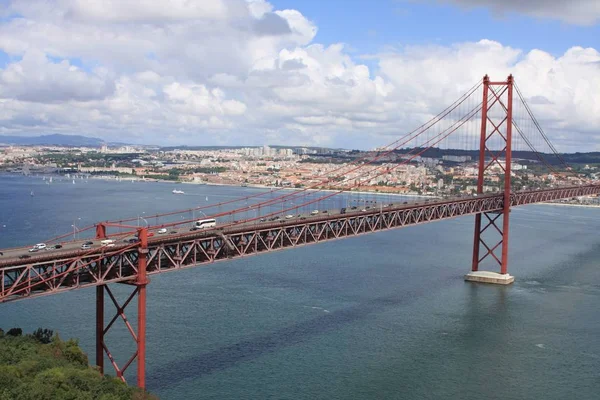 25 de Abril Köprüsü - Tagus Nehri - Lizbon - Portekiz
