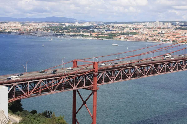 25 de Abril Köprüsü - Tagus Nehri - Lizbon - Portekiz