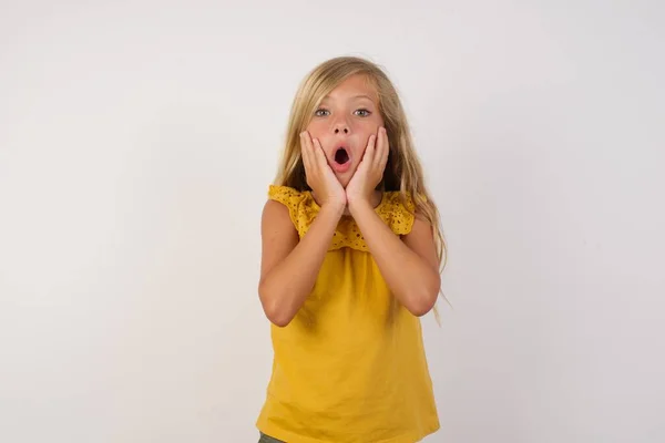 Studio Shot Scared Terrified Cute Little Girl People Human Emotions — Stock Photo, Image